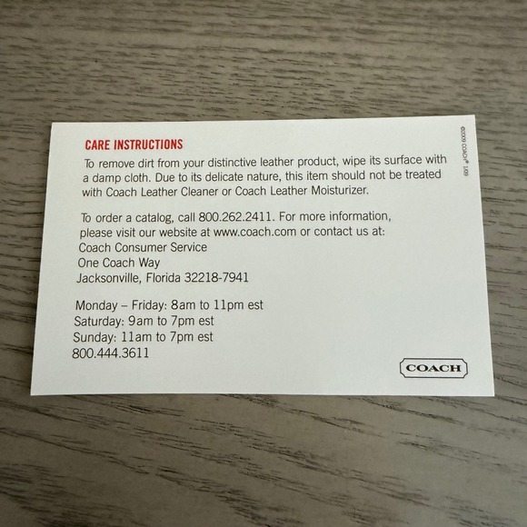 NWOT Coach White Leather Wristlet Clutch Minimal Classic - Picture 6 of 11